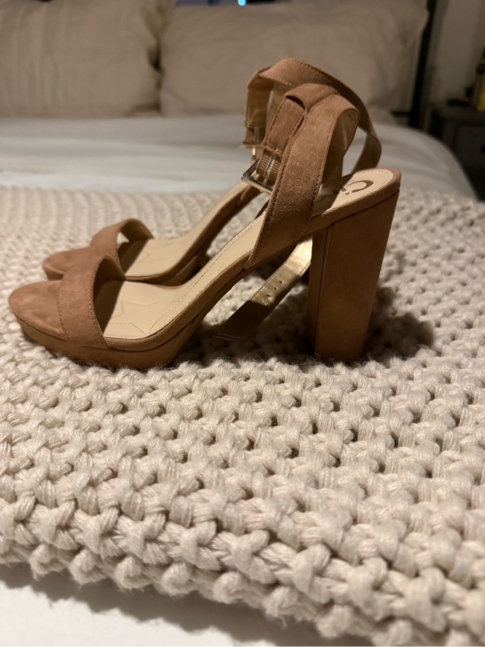 Sam Edelman Block Heel Ankle Strap Sandals in Tan Suede 7.5 - Picture 2 of 3